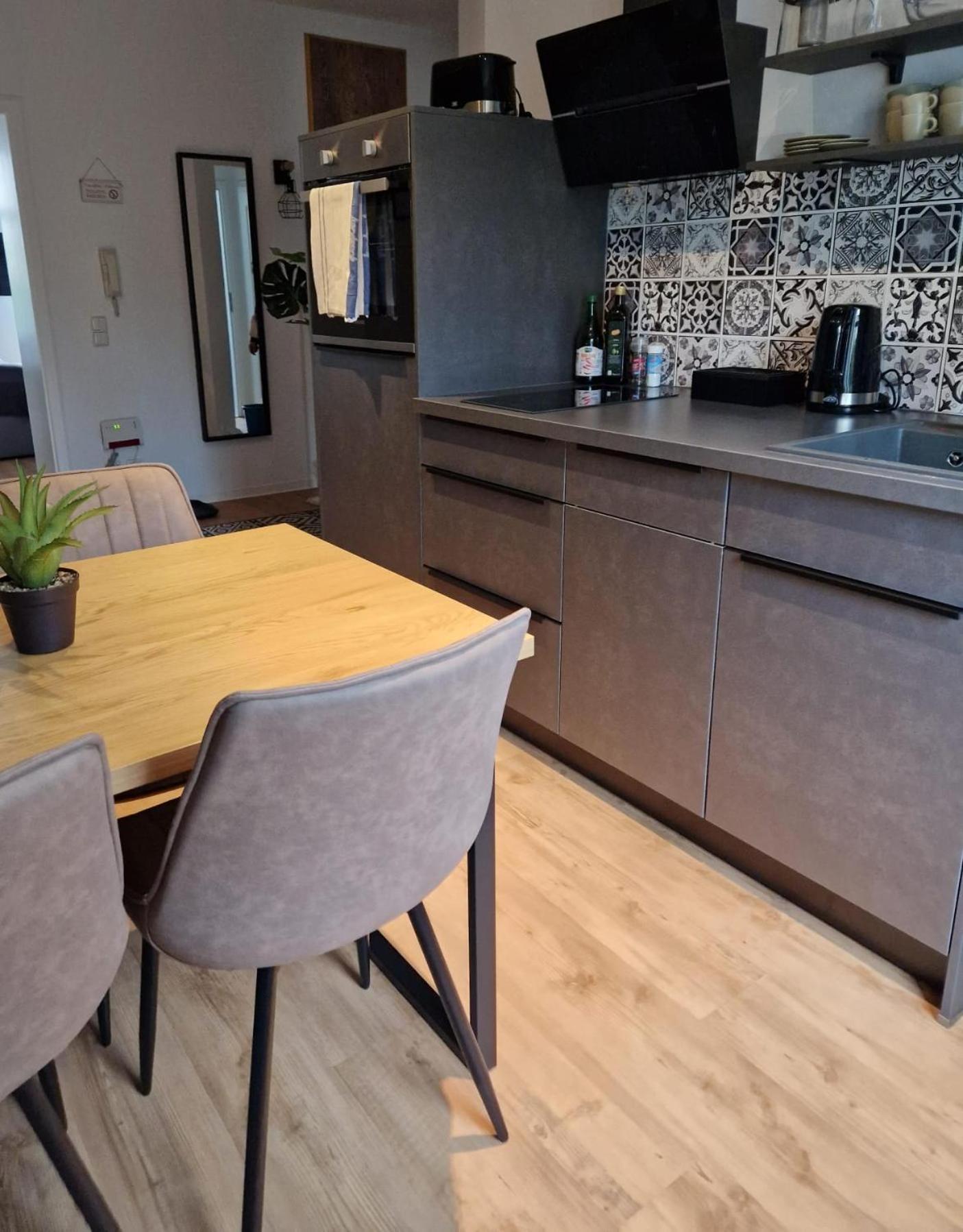 Bohnapartments Studio M City - Domplatz - Wlan - Vollausstattung Ерфурт Екстериор снимка
